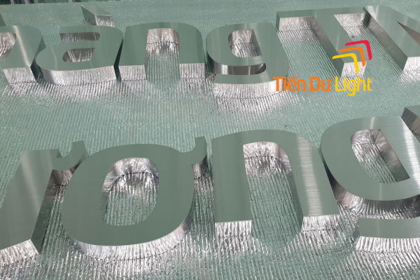 Chữ nổi inox mạ pvd