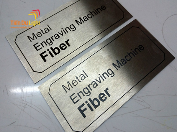 Nên chọn loại inox nào cho bảng hiệu?