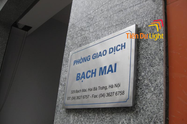Làm biển tên công ty cần chọn kích thước phù hợp