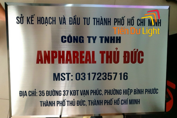 Kích thước biển hiệu công ty bao nhiêu là chuẩn?