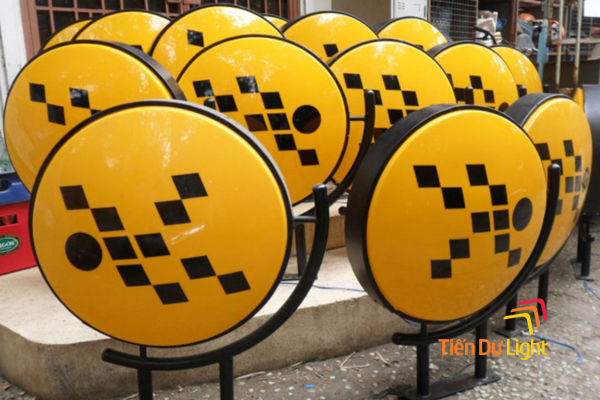  Chọn các vật liệu bền, sử dụng khung treo chắc chắn