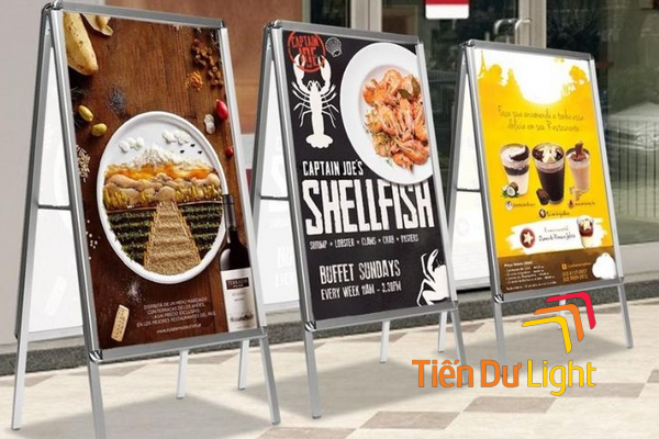 Kích thước standee đứng nhiều người quan tâm