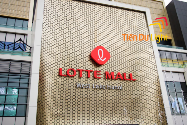 Chiếu sáng chữ nổi giúp thương hiệu nổi bật cả ngày lẫn đêm