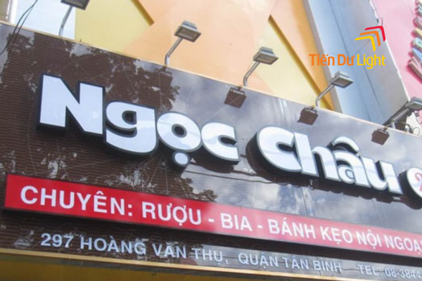 Bảng hiệu mica phù hợp mọi loại hình kinh doanh