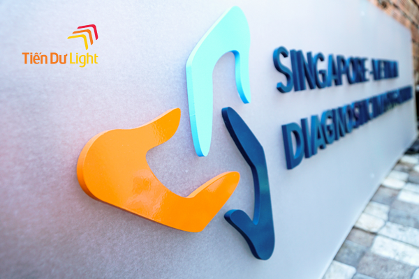 Logo mica sáng bóng sang trọng