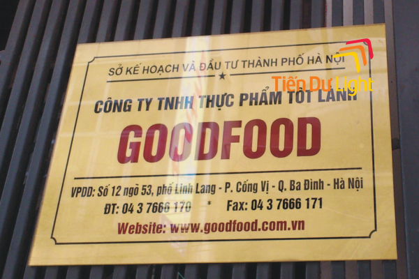 Bảng hiệu công ty mica