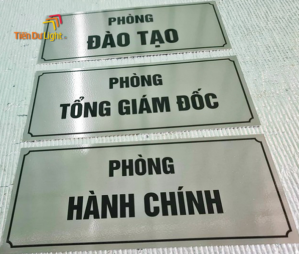 Các loại biển hiệu công ty phổ biến