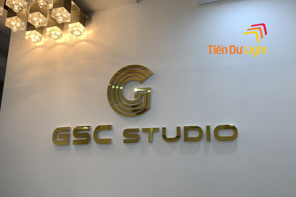Logo mica tráng gương vàng