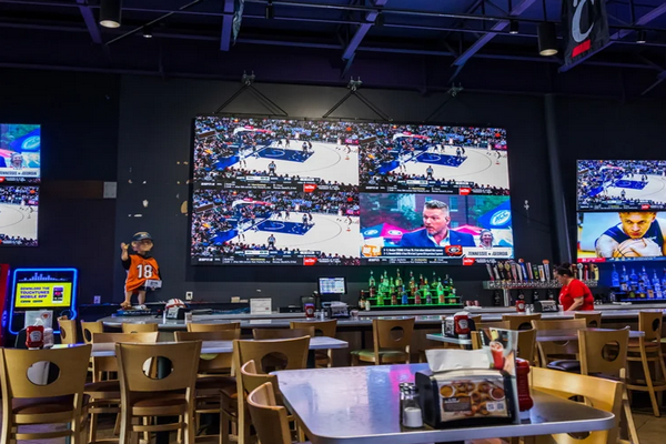 Màn hình Led quán cafe tiện lợi, thu hút khách hàng