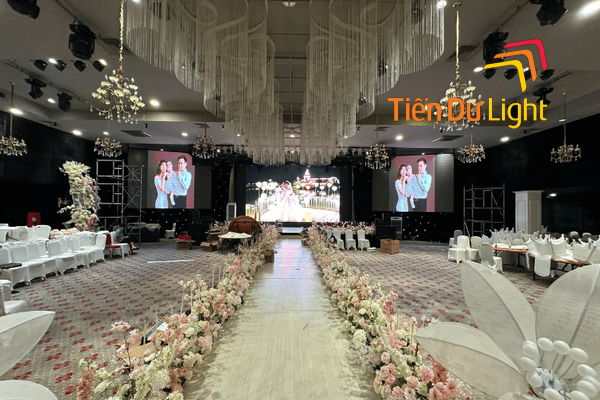 Chi phí làm màn hình led sân khấu tiệc cưới 