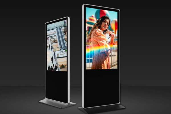 Thi công màn hình quảng cáo lcd chân đứng