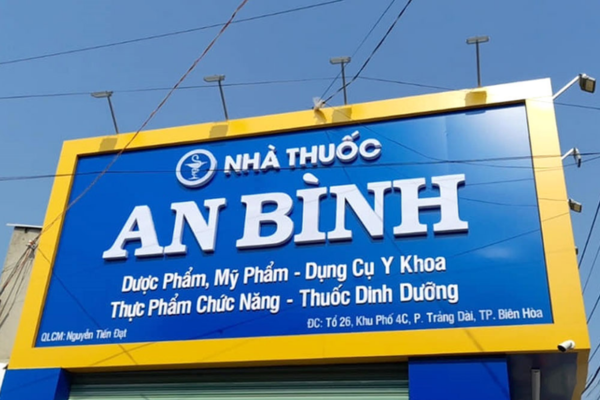 Biển quầy thuốc tây đẹp cần đầy đủ thông tin