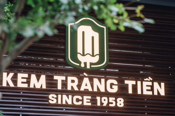 Biển quảng kem tràng tiền