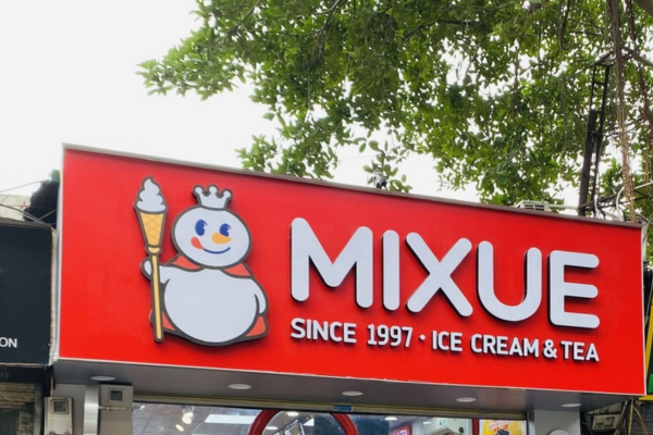 Biển quảng cáo kem mixue chữ nổi 