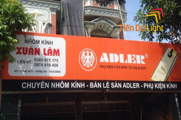Thi công mẫu biển quảng cáo nhôm kính đẹp, thu hút