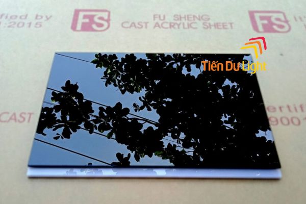 Mica đen bóng gồm 3 lớp chính