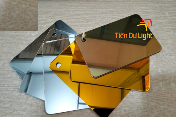 Mica vàng gương mang lại hiệu ứng sang trọng