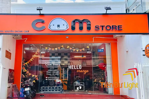 Bảng hiệu nền cam, chữ đen đẹp, nổi bật