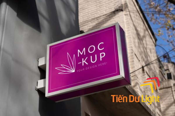Không nên dùng quá nhiều màu sắc trongg một bảng hiệu