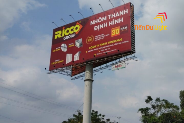 Pano quảng cáo ngoài trời