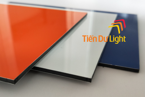 Tấm alu kết hợp nhôm và lõi nhựa