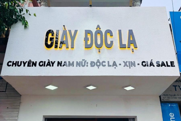 Bảng hiệu độc lạ thu hút