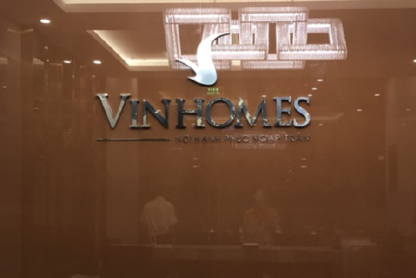 Thi công nhận diện Vinhome Phạm Hùng