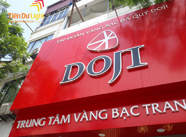 Thi công biển quảng cáo trung tâm vàng bạc Doji
