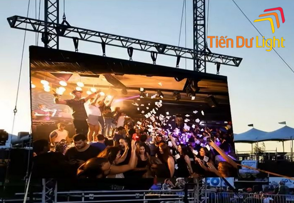 Thi công màn hình led ngoài trời chuyên nghiệp, giá tốt