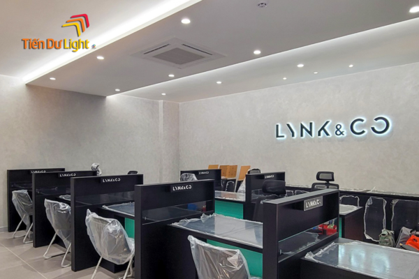 Tiến Dư Light hoàn thành thi công bộ chữ nổi Showroom LYNK & CO