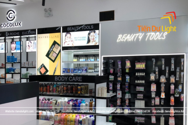 Trang trí biển truyền tải thông điệp nhanh chóng