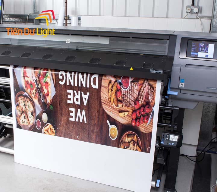 So sánh in decal PP trong nhà và decal PP ngoài trời