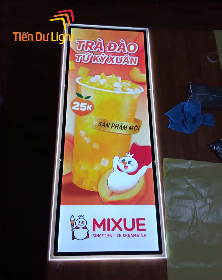 Tranh điện siêu mỏng sử dụng tấm mica dẫn sáng 
