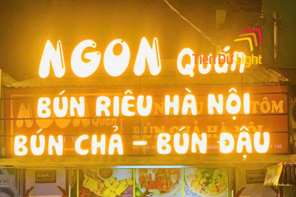Bảng hiệu bún riêu hút mắt – Bí mật thành công của nhiều quán ăn