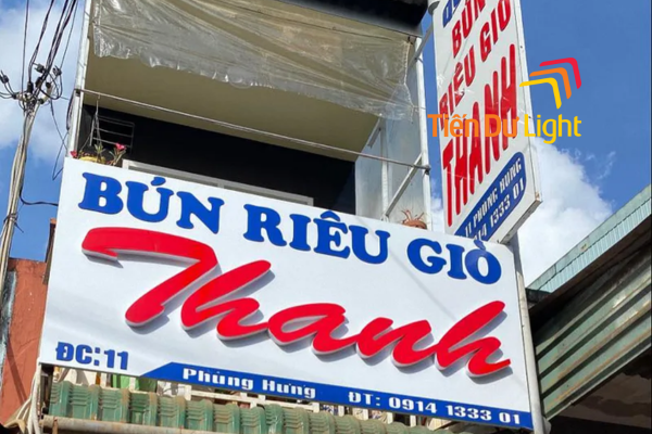 Bảng hiệu bún riêu hút mắt – Bí mật thành công của nhiều quán ăn