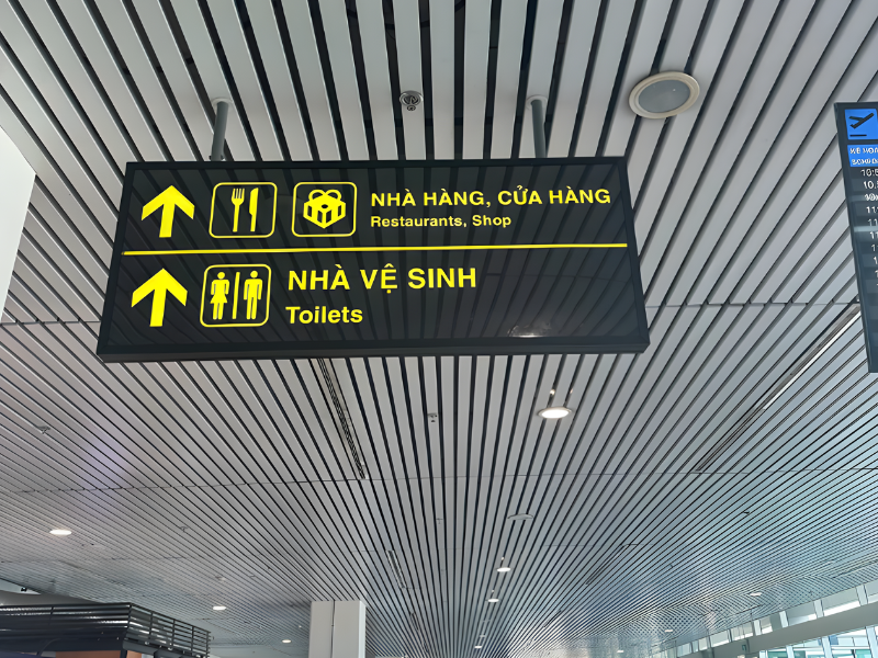 Biển chỉ dẫn nhà ga, sân bay