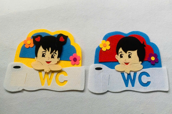 Biển WC mầm non dễ thương, dễ nhận diện