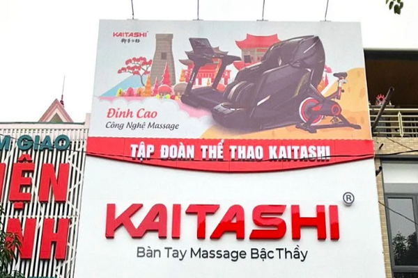 Chữ đỏ nền trắng làm biển quảng cáo thu hút
