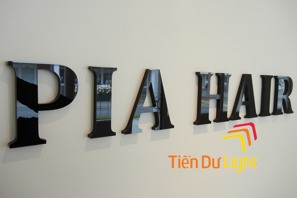 Tại sao chữ mica đen bóng được doanh nghiệp ưa chuộng?