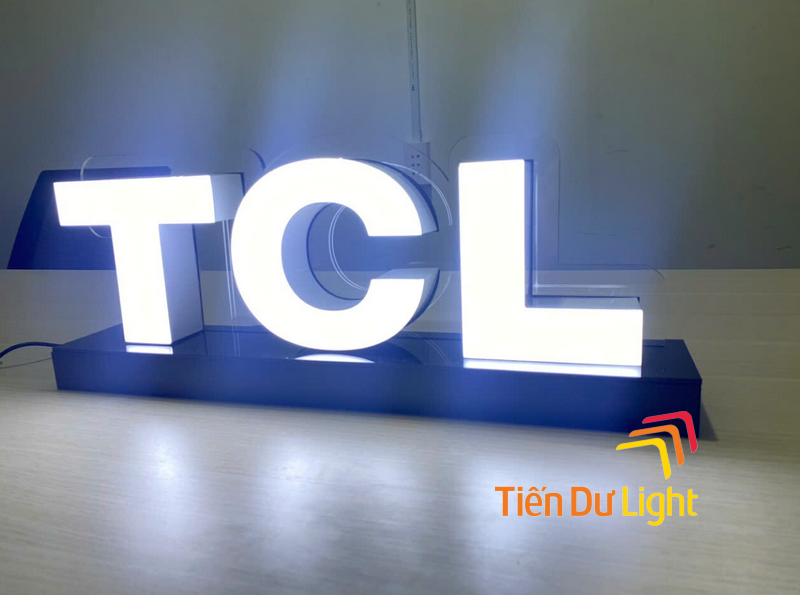 Chữ sáng đèn do Tiến Dư Light thực hiện