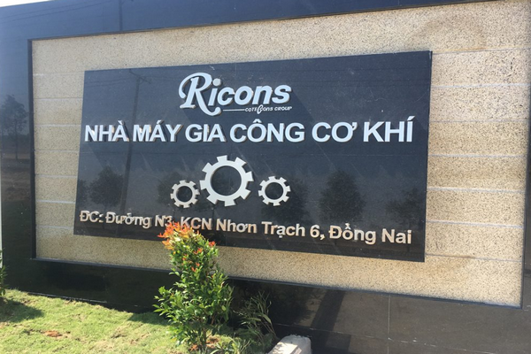 Mẫu biển quảng cáo nhà máy chữ nổi ấn tượng