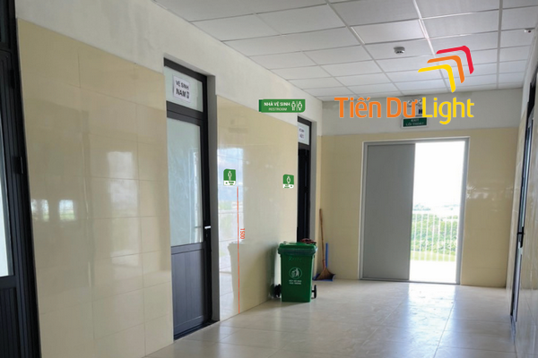 Biển chỉ dẫn nhà vệ sinh chuyên nghiệp