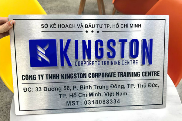 Tìm hiểu về nhu cầu làm biển tên công ty