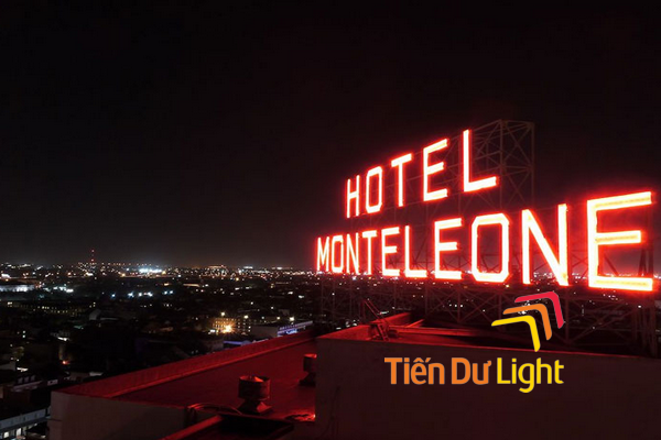 Tiến Dư Light chuyên thi công biển quảng cáo trên nóc nhà uy tín