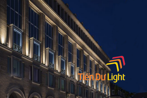 Làm thế nào để lựa chọn đơn vị thi công đèn chiếu sáng mặt tiền uy tín?