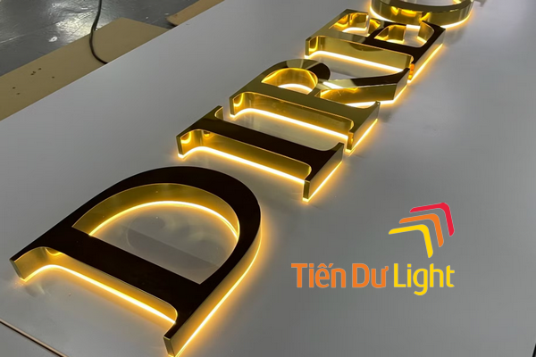 Biển chữ nổi đèn LED có đặc điểm gì nổi bật?