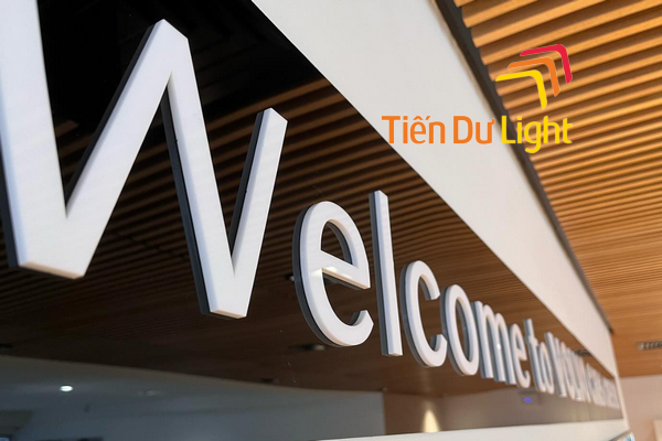 Biển chữ nổi mica độc đáo, ấn tượng