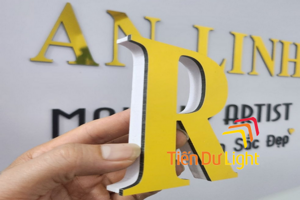 Làm chữ alu vàng gương chân fomex cần lưu ý những gì?