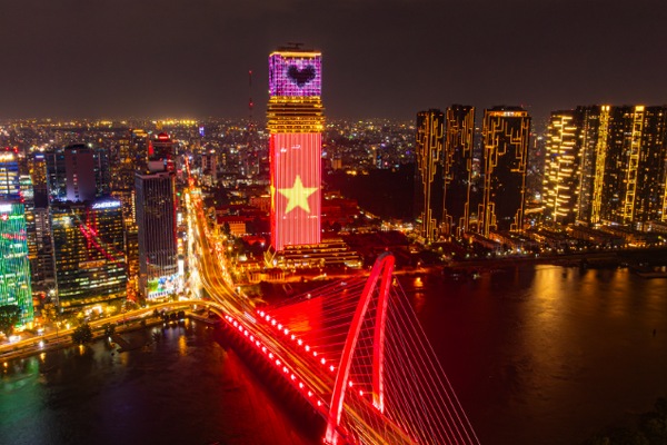 5 lý do nên lắp đèn LED thanh trang trí ngoài trời cho tòa nhà