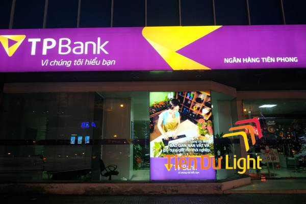 Thi công hộp đèn bạt 3M in UV bền đẹp, cao cấp, nổi bật 24/7